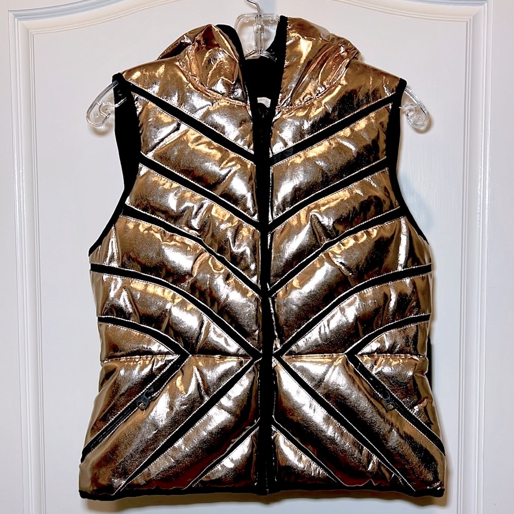 Blanc Noir Mesh Inset Reflective Rose Gold Down Hooded Puffer Vest. Sz M NWT